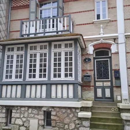 Spacious 70 M House Close To The Sea 펜션
